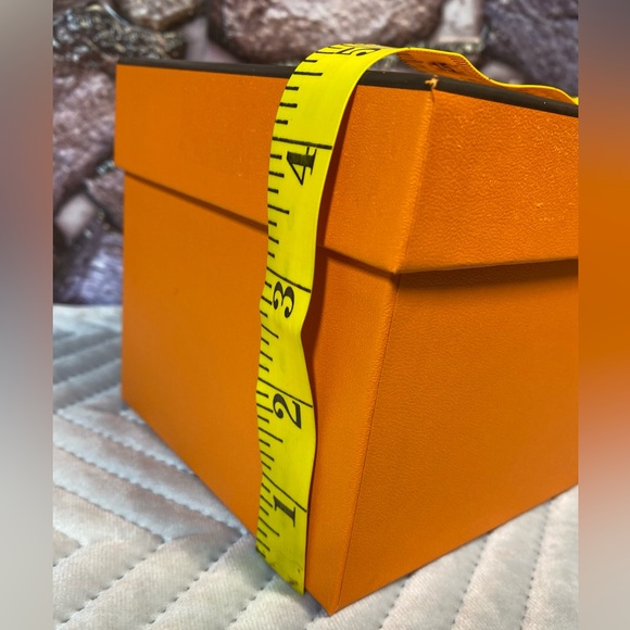 AUTHENTIC HERMES GIFT BOXES - Picture 9 of 12
